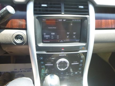 Used 2011 Ford Edge 2WD Limited image 24
