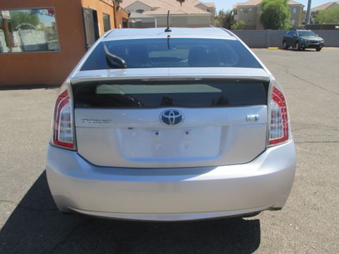 Used 2014 Toyota Prius Two FWD image 6