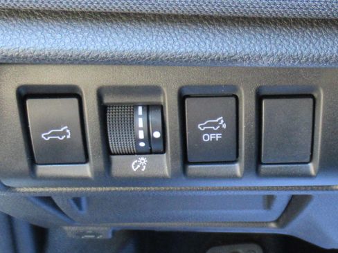 Used 2022 Subaru Outback Premium image 19