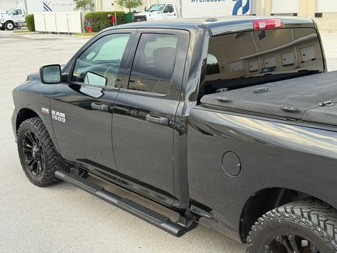 Used 2014 RAM 1500 ST RWD image 38