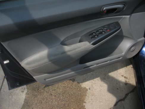 Used 2010 Honda Civic DX-VP Sedan image 8