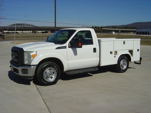 Used 2016 Ford F250 XL image 1