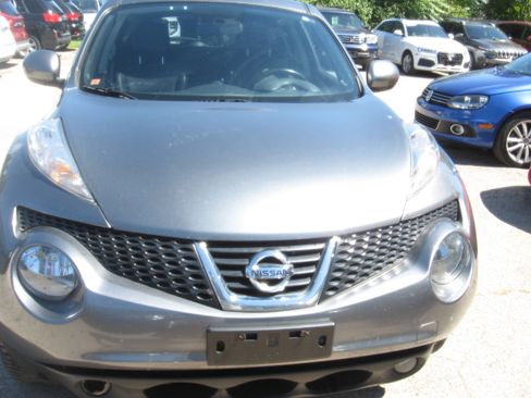 Used 2012 Nissan Juke AWD image 2