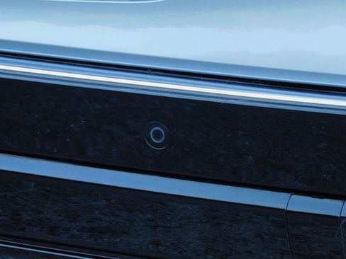 Used 2024 Cadillac Lyriq Luxury image 12