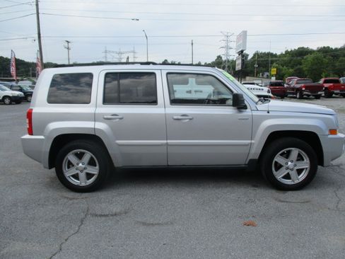 Used 2010 Jeep Patriot 4WD Sport image 5