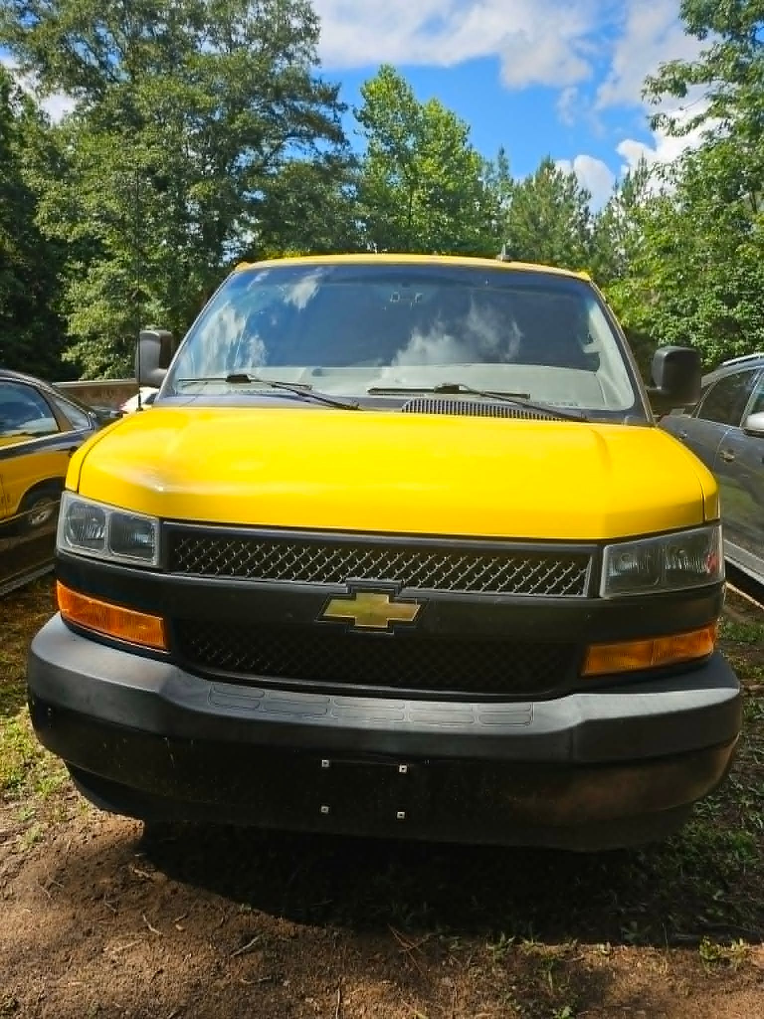 Used 2020 Chevrolet Express 2500 UNAVAIL RWD image 2
