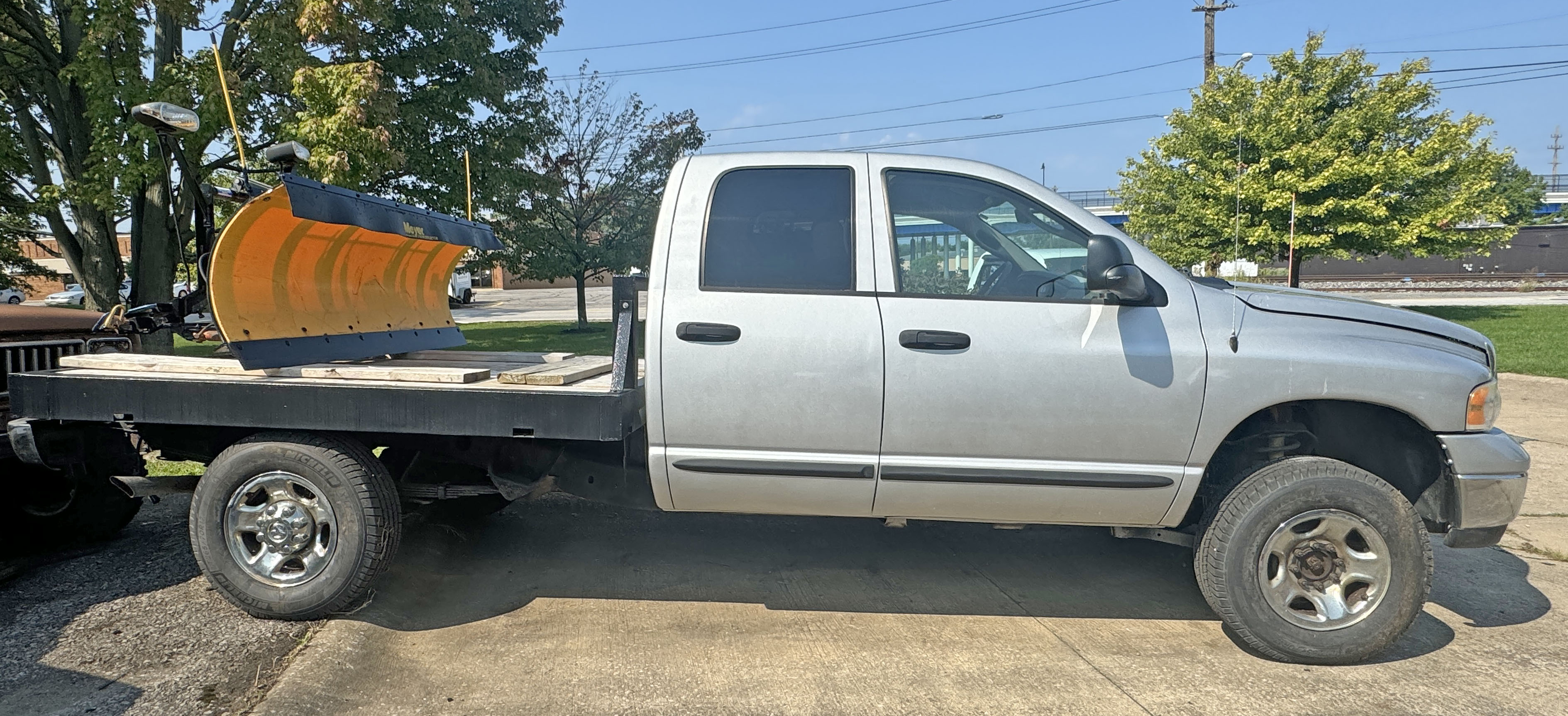 Used 2004 Dodge Ram 2500 Truck SLT AWD/4WD image 1