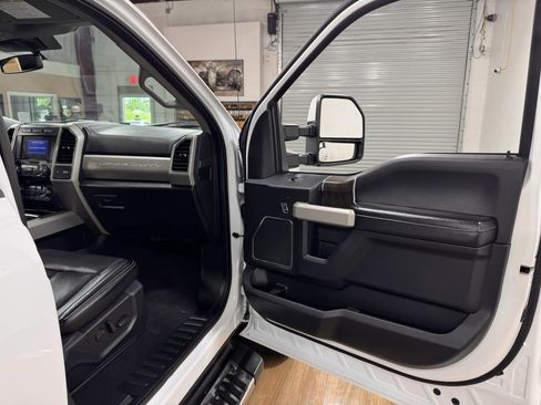 Used 2020 Ford F250 Lariat image 19