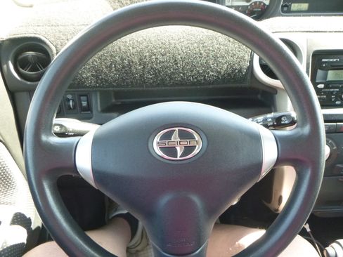 Used 2005 Scion xB image 25