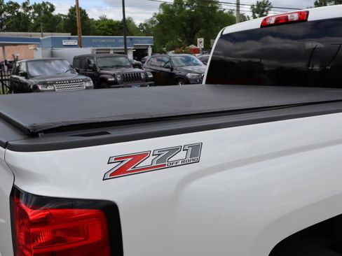 Used 2017 Chevrolet Silverado 1500 4x4 Crew Cab LT w/ Z71 image 11