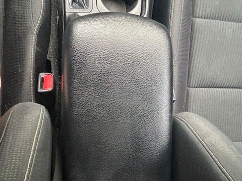 Used 2013 Toyota RAV4 FWD XLE image 20
