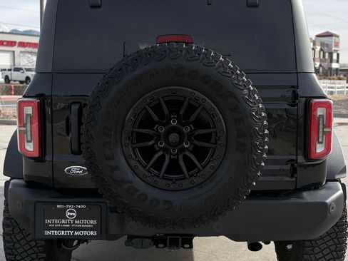 Used 2023 Ford Bronco Wildtrak image 6