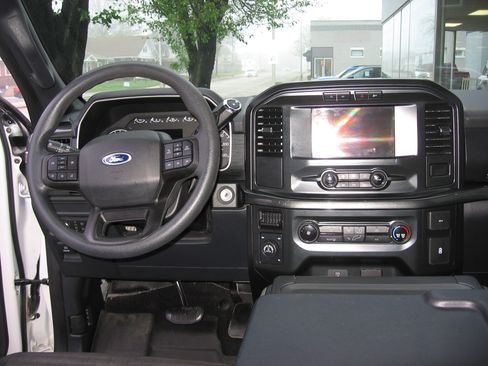 Used 2021 Ford F150 STX image 8