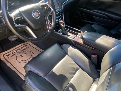 Used 2015 Cadillac XTS Luxury image 3