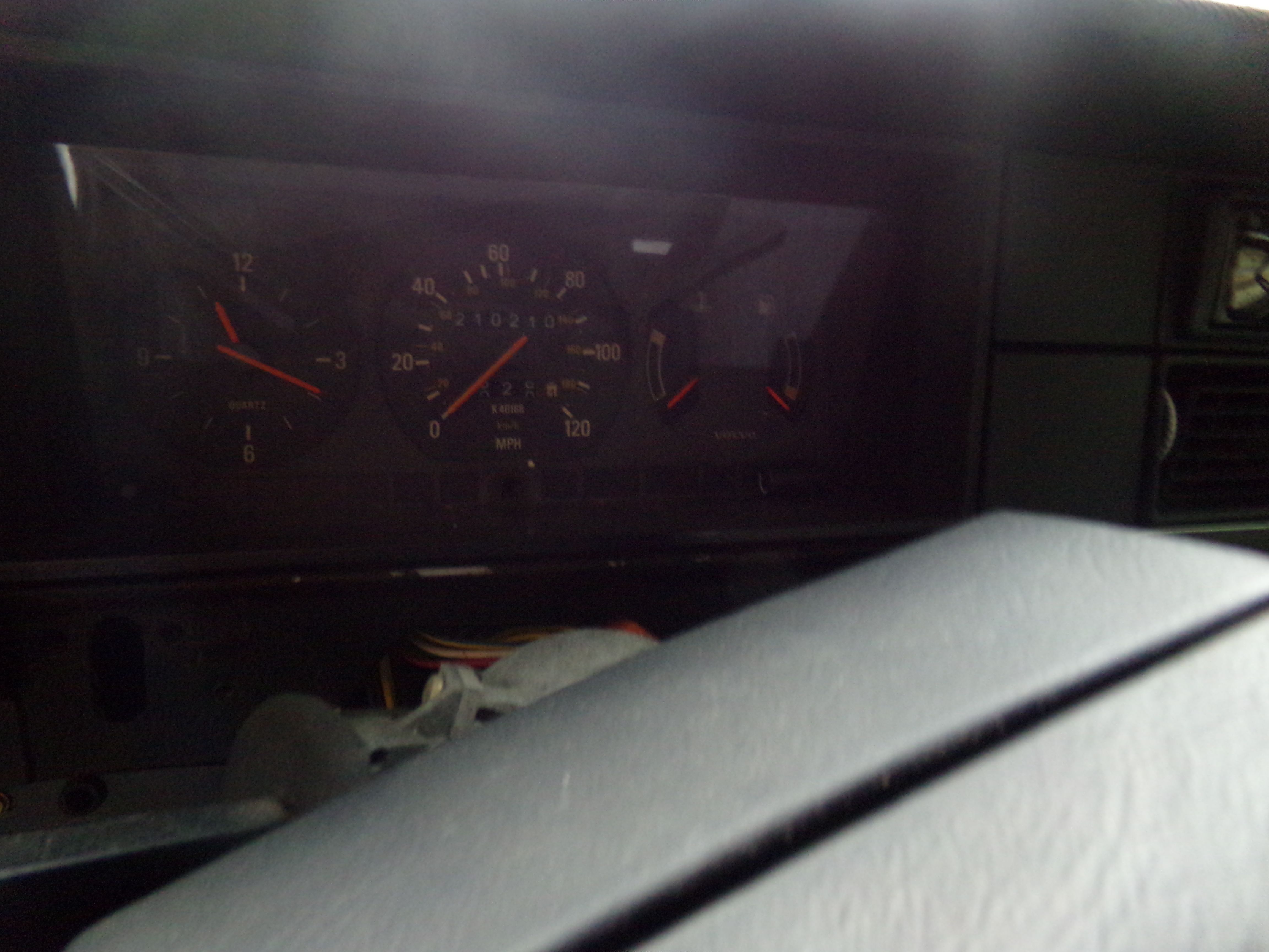 Used 1992 Volvo 240 GL Sedan RWD image 13