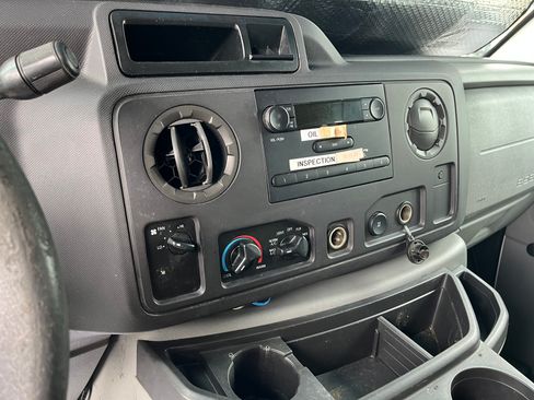 Used 2011 Ford E-250 and Econoline 250 RWD image 18