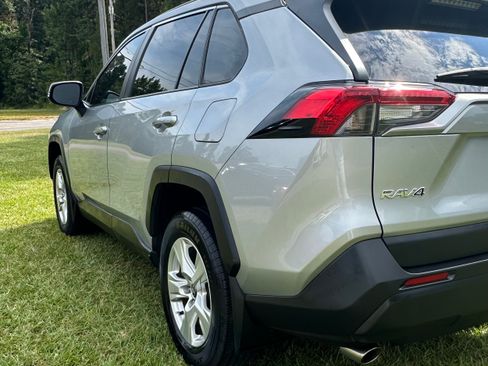 Used 2021 Toyota RAV4 XLE image 4
