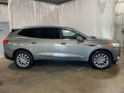 Used 2018 Buick Enclave AWD Premium image 34