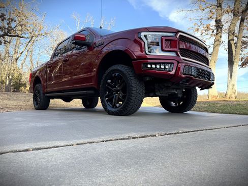 Used 2019 Ford F150 Lariat image 10