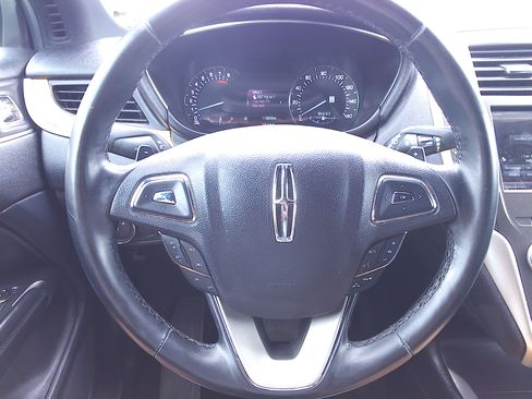Used 2015 Lincoln MKC FWD image 28