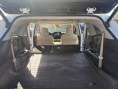 Used 2021 Toyota Highlander FWD Limited V6 image 22