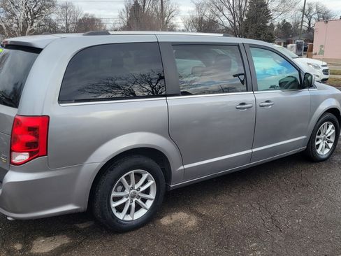 Used 2018 Dodge Grand Caravan SXT image 1