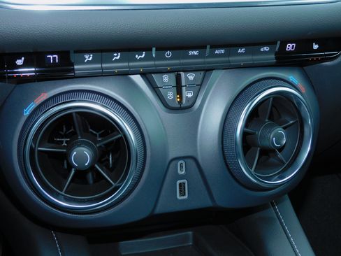 Used 2024 Chevrolet Blazer LT image 26