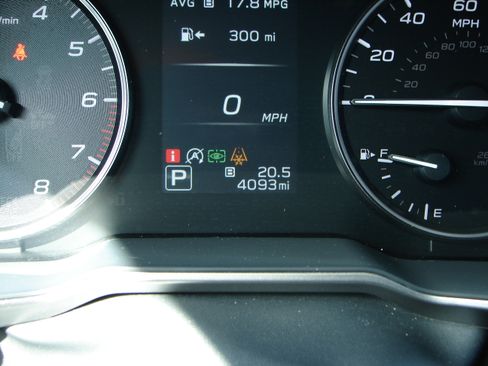 Used 2025 Subaru Outback Limited image 17