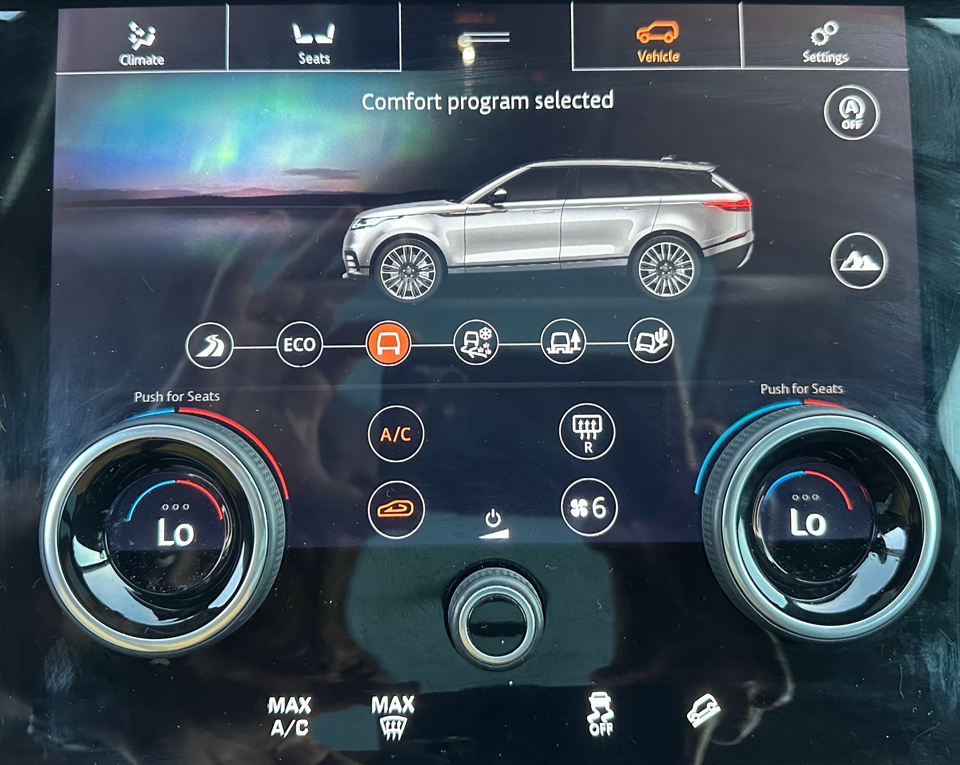 Used 2018 Land Rover Range Rover Velar S AWD/4WD image 30