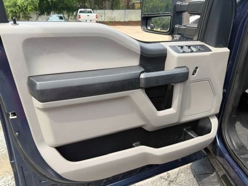 Used 2018 Ford F250 4x4 Crew Cab Super Duty image 25
