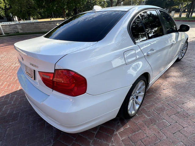 Used 2011 BMW 328i Sedan RWD image 3