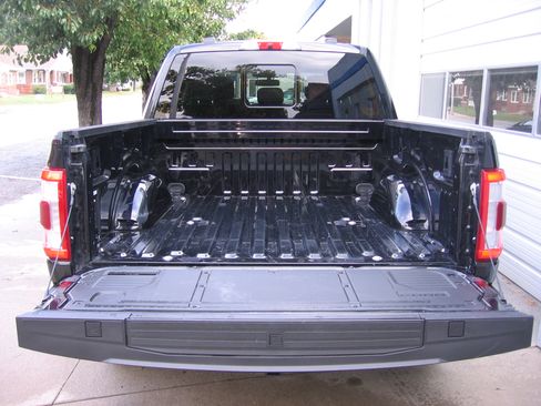 Used 2021 Ford F150 Lariat image 5