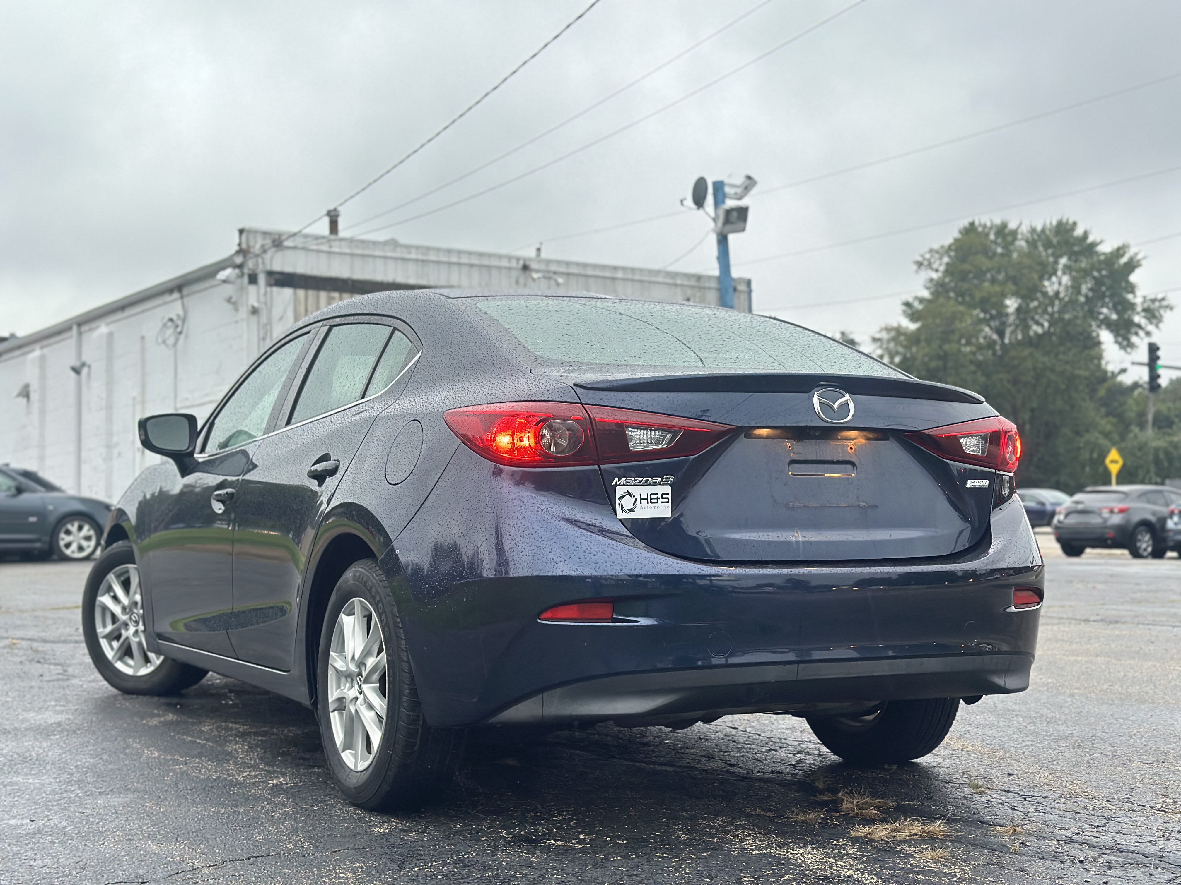 Used 2015 MAZDA MAZDA3 i Touring Sedan FWD image 6