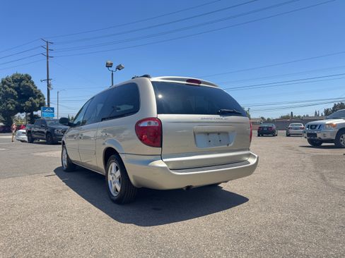 Used 2005 Dodge Grand Caravan SXT FWD image 6