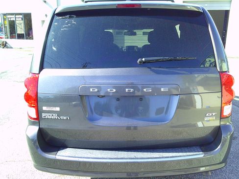 Used 2019 Dodge Grand Caravan GT FWD image 4