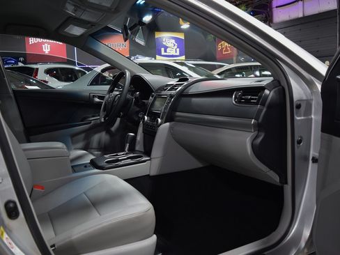 Used 2012 Toyota Camry LE image 19