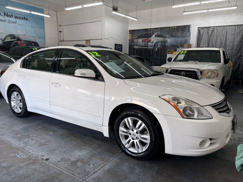 Used 2012 Nissan Altima Sedan FWD image 9