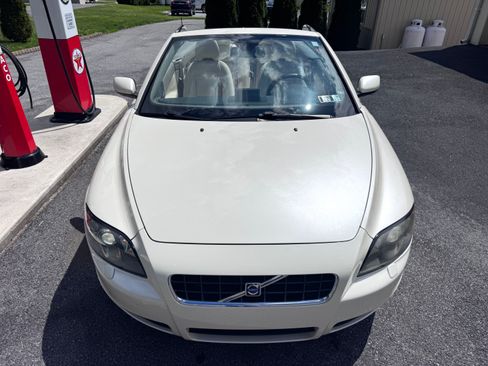 Used 2007 Volvo C70 T5 Convertible FWD image 2