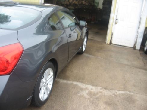 Used 2011 Nissan Altima 2.5 S Coupe FWD image 4
