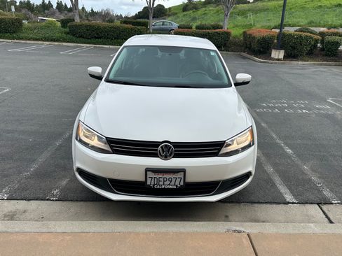 Used 2014 Volkswagen Jetta SE image 4