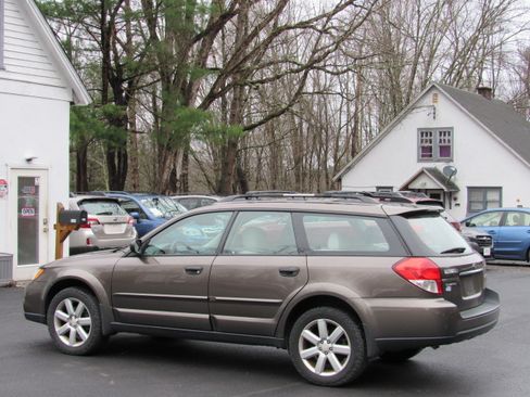 Used 2009 Subaru Outback 2.5i Premium image 5