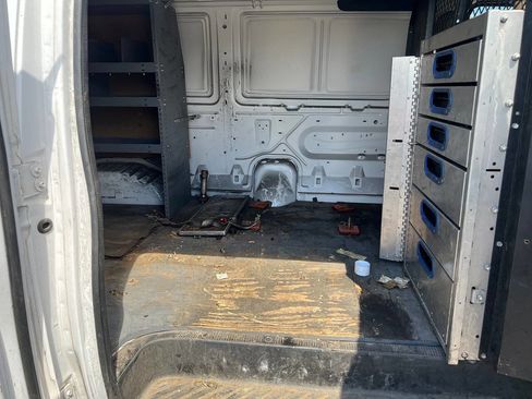 Used 2014 Ford E-350 and Econoline 350 image 10