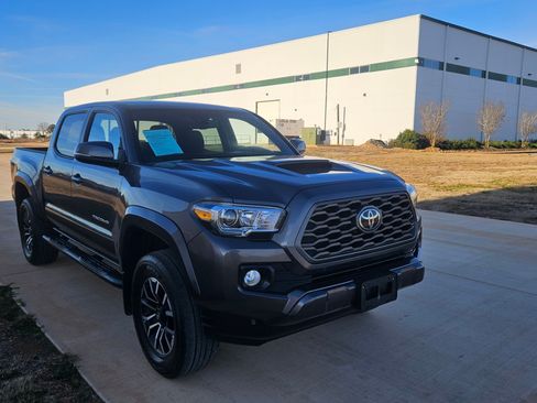 Used 2021 Toyota Tacoma image 6