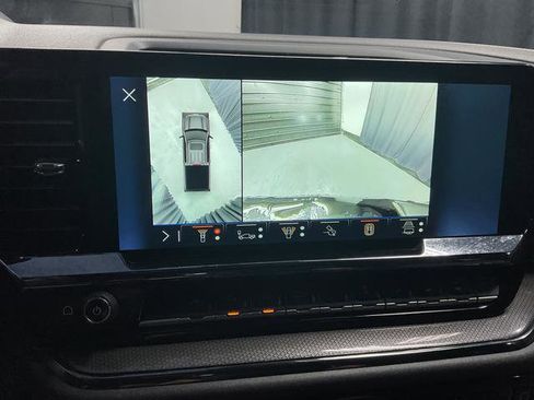 Used 2025 Chevrolet Silverado 1500 ZR2 image 27