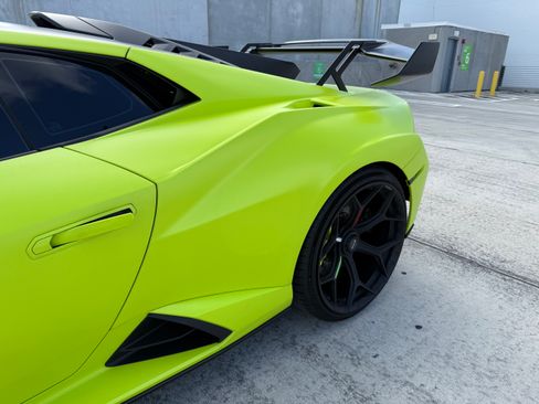 Used 2022 Lamborghini Huracan STO image 7
