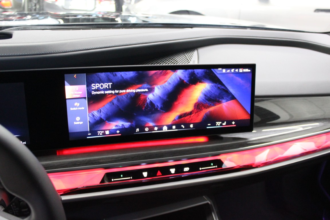 Used 2024 BMW i7 xDrive60 AWD/4WD image 29