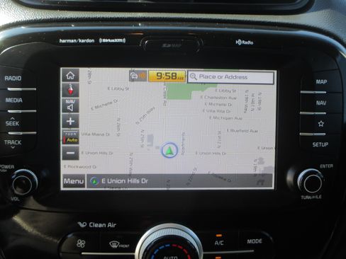 Used 2019 Kia Soul + image 5