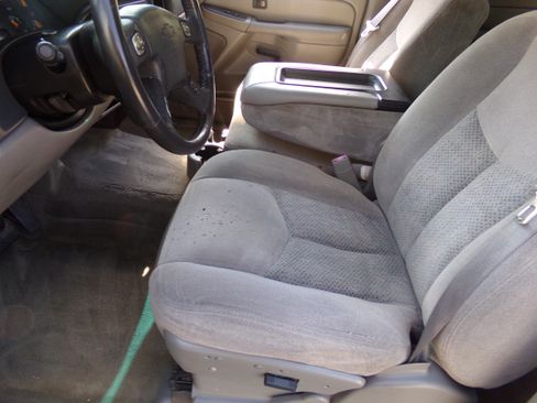 Used 2005 Chevrolet Avalanche LS image 11