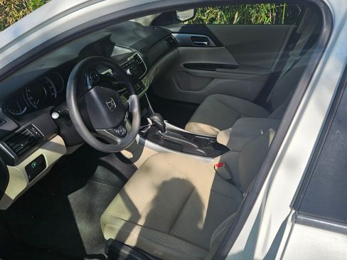 Used 2015 Honda Accord LX image 12