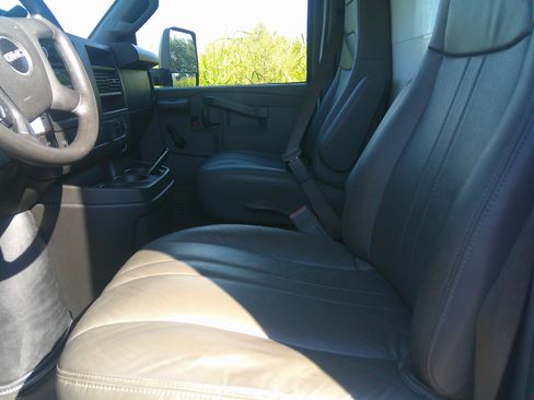 Used 2021 GMC Savana 3500 LS RWD image 15